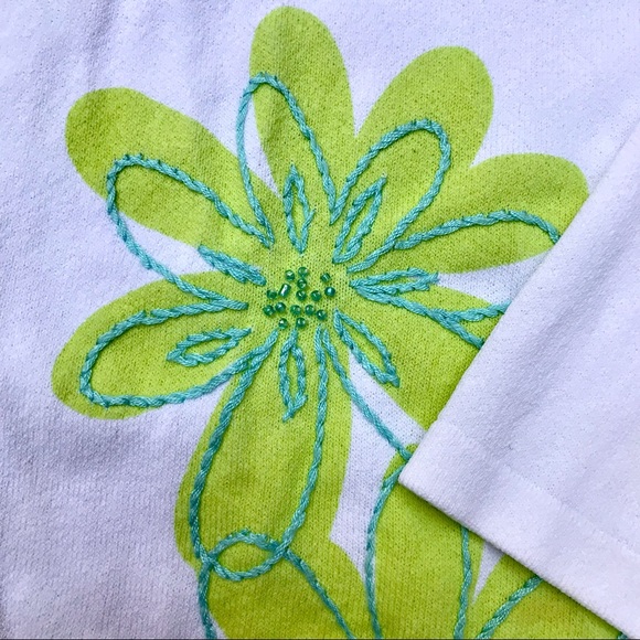 y2k front tie cardigan w spongebob-esque flower print ๐ญ - Picture 2 of 4